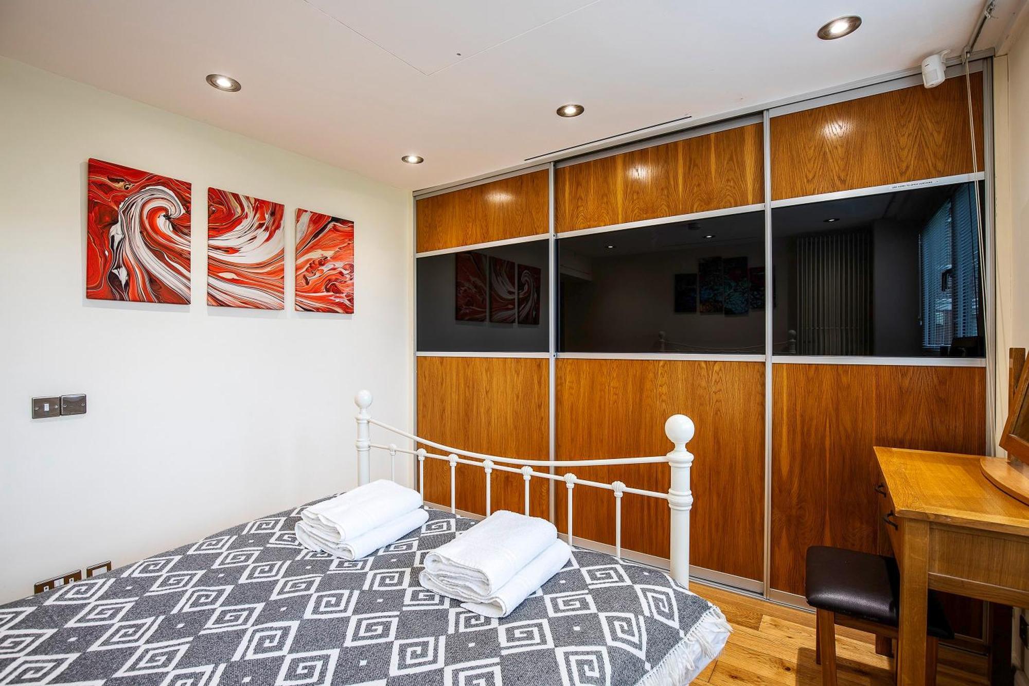 Tower Bridge 2Br Apartment For 6 With Terrace Лондон Екстериор снимка